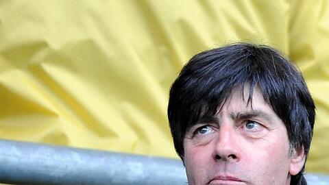 Der liebe Jogi wird immer mehr zur Reizfigur: Bundestrainer Löw, der erneut seine Stars abwatschte.