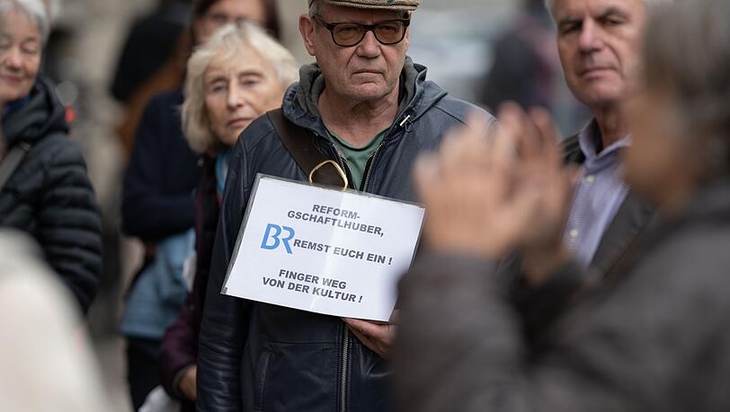 "Gegen Reform-Geschaftlhuber". "Gegen Reform-Geschaftlhuber".