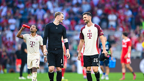 Wer hütet im Topspiel gegen Bayer Leverkusen das Bayern-Tor: Manuel Neuer (l.) oder doch Stellvertreter Sven Ulreich?