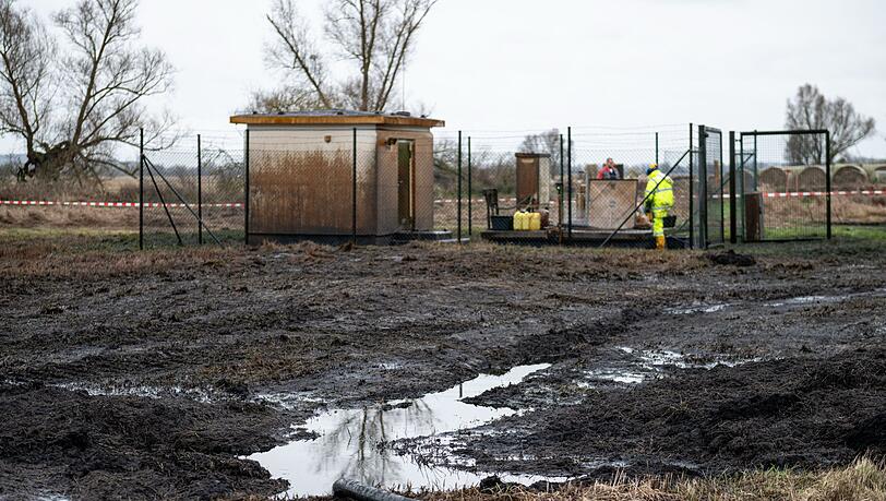 Die Pipeline von Rostock nach Schwedt ist nach dem Austritt von Öl aus einem Leck wieder in Betrieb. (Archivbild) Die Pipeline von Rostock nach Schwedt ist nach dem Austritt von Öl aus einem Leck wieder in Betrieb. (Archivbild)