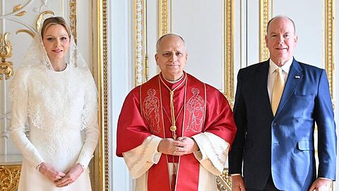 F&uuml;rst Albert und F&uuml;rstin Charl&egrave;ne mit dem Papst in Monaco.