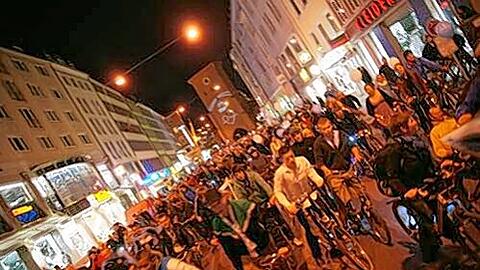 Radl Night:  Am Wochenende wurde die Kampagne aus diesem Anlass vorgestellt.