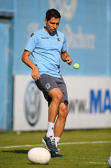 Die Bilder von Karim Matmours erster Trainingseinheit an der Grünwalder Straße.