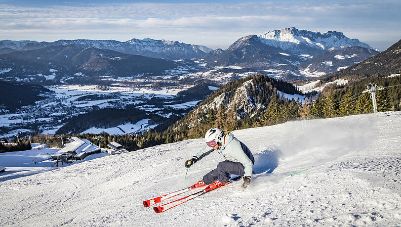 Skifahren: Für Könner: 6 Kilometer lange Abfahrt vom Berg bis ins Tal. Skifahren: Für Könner: 6 Kilometer lange Abfahrt vom Berg bis ins Tal.
