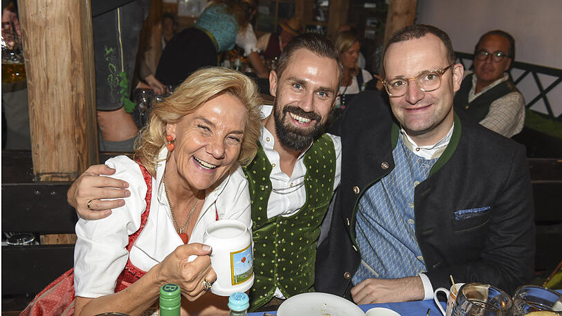 Susanne Porsche und Daniel Funke mit Mann Jens Spahn