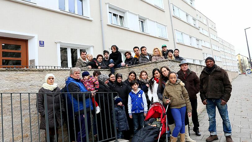 „Wir haben wenig, aber die GBW langt trotzdem kräftig zu“: Diese Bewohner der Wotanstraße klagen über eine Mieterhöhung um 15 Prozent. „Wir haben wenig, aber die GBW langt trotzdem kräftig zu“: Diese Bewohner der Wotanstraße klagen über eine Mieterhöhung um 15 Prozent.