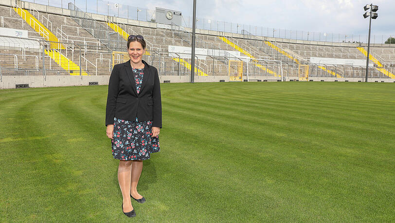 Ein Herzensprojekt für die Bürgermeisterin: Verena Dietl vergangene Woche beim Ortstermin im Grünwalder Stadion. Ein Herzensprojekt für die Bürgermeisterin: Verena Dietl vergangene Woche beim Ortstermin im Grünwalder Stadion.