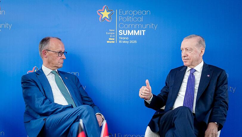 Bundeskanzler Friedrich Merz reist für einen Antrittsbesuch beim türkischen Präsidenten Recep Tayyip Erdogan nach Ankara. Bundeskanzler Friedrich Merz reist für einen Antrittsbesuch beim türkischen Präsidenten Recep Tayyip Erdogan nach Ankara.