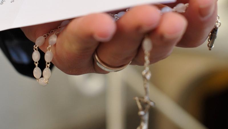 Symbolbild: Die Staatsanwaltschaft Würzburg klagt einen Priester wegen schwerer Untreue an Symbolbild: Die Staatsanwaltschaft Würzburg klagt einen Priester wegen schwerer Untreue an