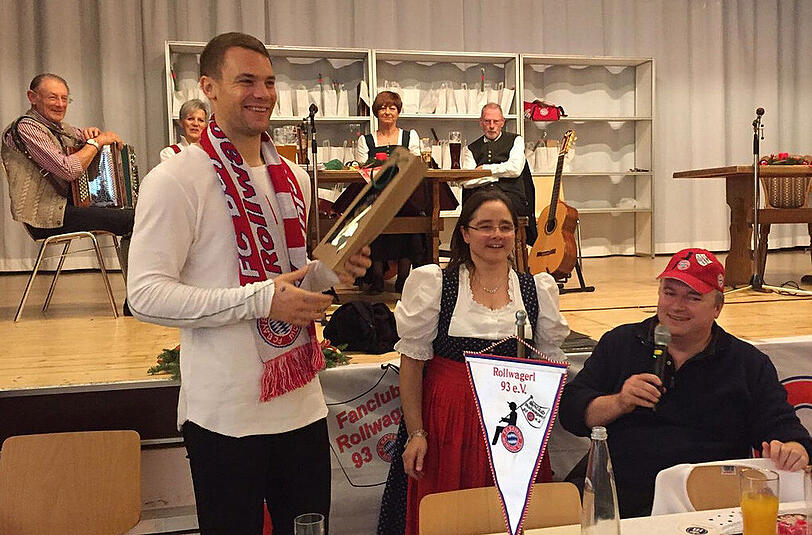 Torhüter Manuel Neuer hatte ein Heimspiel - beim Fanclub Rollwagerl '93 e.V.