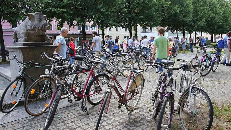 Die Radl-Tombola am Bordeauxplatz. Die Radl-Tombola am Bordeauxplatz.