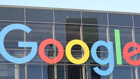 Googles Betriebssystem Android finde sich auf etwa zwei Milliarden Smartphones weltweit.