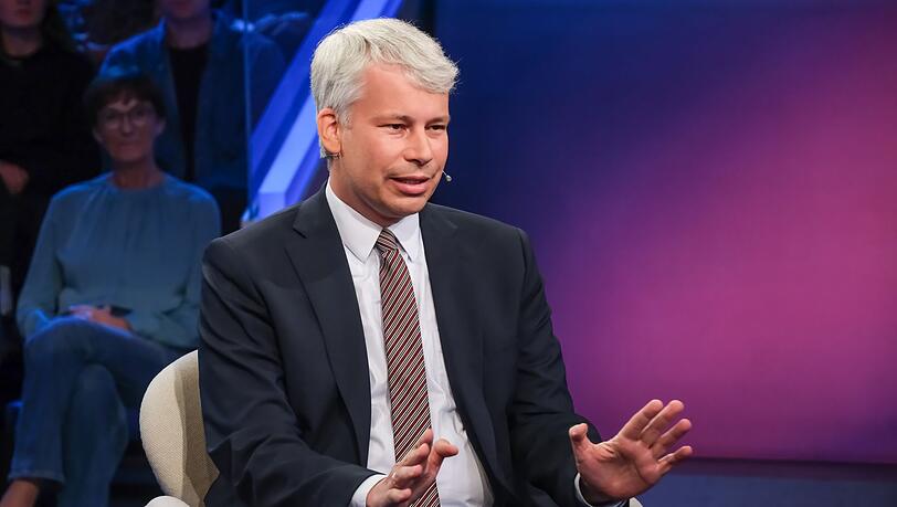 Verkehrsminister Steffen Bilger lässt von einer Maut in Deutschland die Finger: Das sei ein "verbranntes" Thema. Verkehrsminister Steffen Bilger lässt von einer Maut in Deutschland die Finger: Das sei ein "verbranntes" Thema.