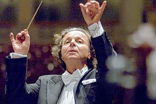 Dirigierte die "Neunte": Georg Schmöhe, Ex-Chef der Nürnberger und jetzt der Münchner Symphoniker