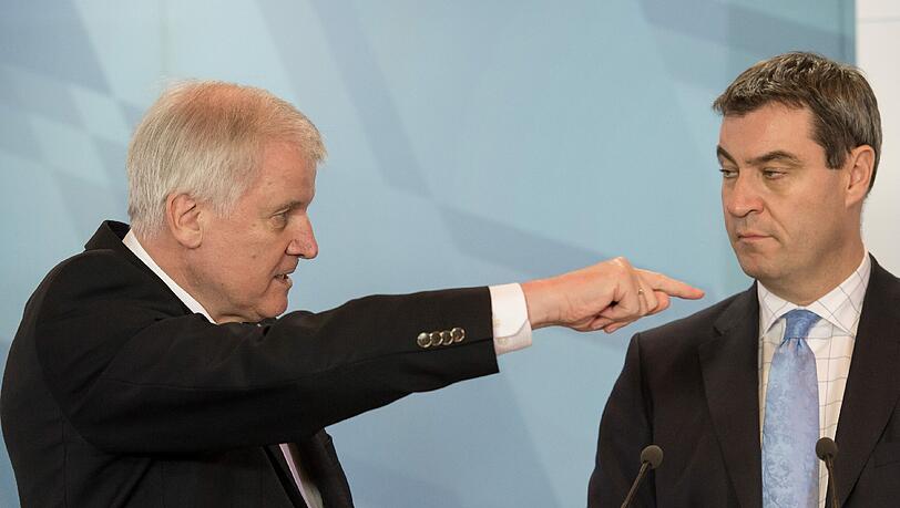 Trotz aller Meinungsverschiedenheiten: Beim Thema Flüchtlinge sind sich Seehofer und Söder einig. Trotz aller Meinungsverschiedenheiten: Beim Thema Flüchtlinge sind sich Seehofer und Söder einig.