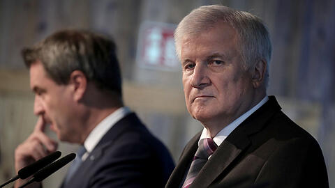 Nach dem angekündigten Rücktritt von Horst Seehofer (r.) deutet alles auf Markus Söder als dessen Nachfolger als Parteichef.