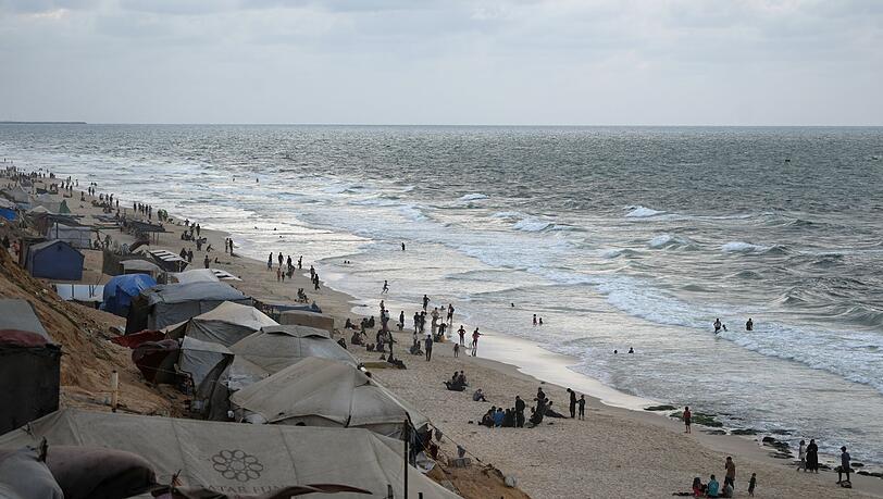 Zeltlager am Strand des Gazastreifens.