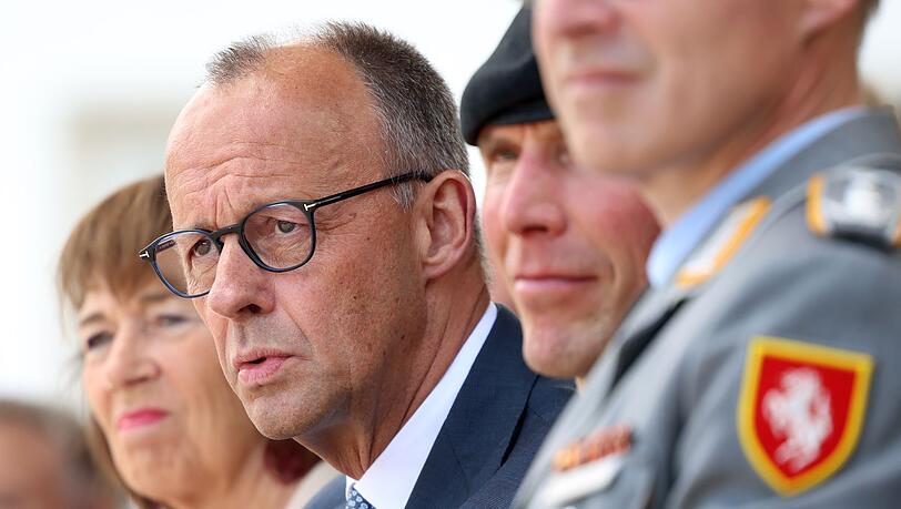Konkrete Bedrohungen sind keine Fiktion, sondern bereits Alltag auch in Deutschland, warnt Bundeskanzler Friedrich Merz (CDU).