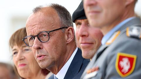 Konkrete Bedrohungen sind keine Fiktion, sondern bereits Alltag auch in Deutschland, warnt Bundeskanzler Friedrich Merz (CDU).