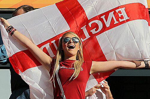 Am Dienstagabend trifft unsere Elf auf England, den Erzrivalen der deutschen Nationalmannschaft. Und diese Fans wollen wir nicht jubeln sehen!