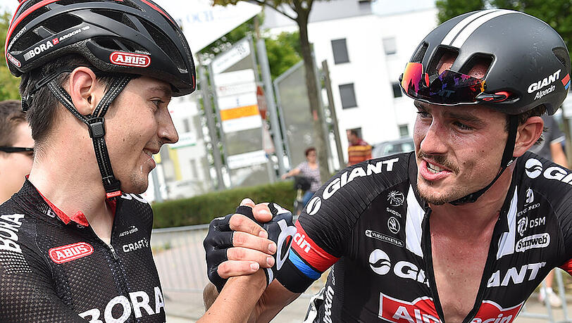 Straßenrad-Meister Emanuel Buchmann (links) und der geschlagene Star John Degenkolb.