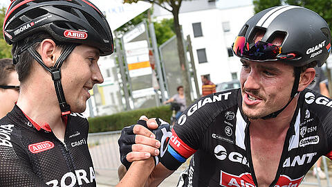 Straßenrad-Meister Emanuel Buchmann (links) und der geschlagene Star John Degenkolb.