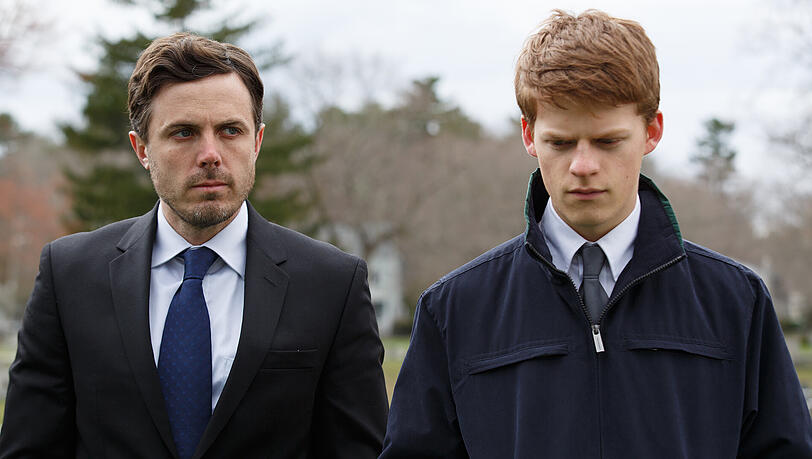 Der verschlossene Einzelgänger Lee (Casey Affleck) soll sich um seinen Neffen Patrick (Lucas Hedges) kümmern. Der verschlossene Einzelgänger Lee (Casey Affleck) soll sich um seinen Neffen Patrick (Lucas Hedges) kümmern.