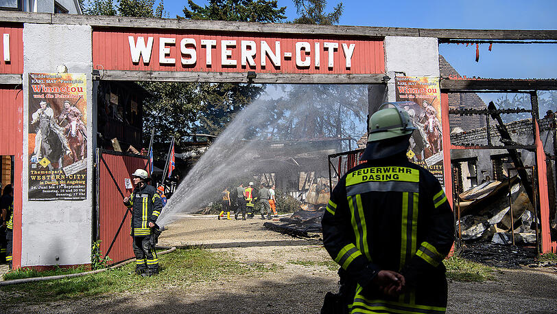 Durch den Brand im Freizeitpark bei Augsburg entstand ein Schaden in Millionenhöhe.