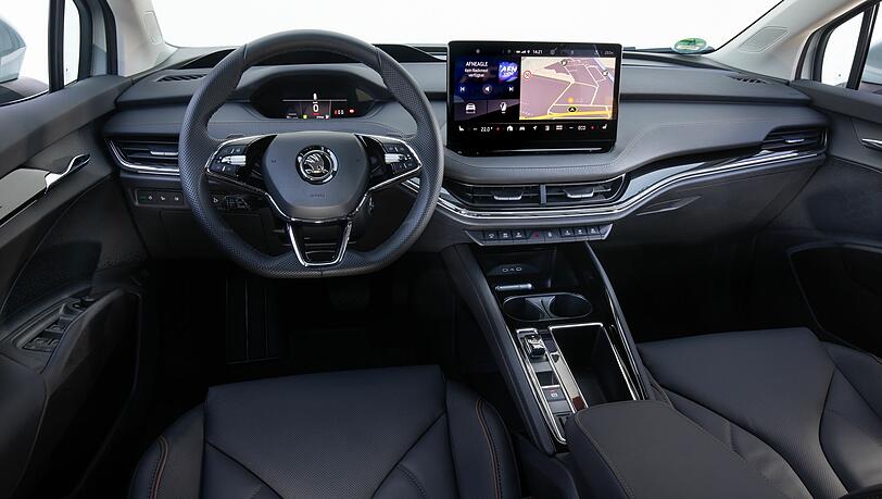 Beim 5,3 Zoll großen Digital-Cockpit kann zwischen vier verschiedenen Anzeigen gewählt werden. Beim 5,3 Zoll großen Digital-Cockpit kann zwischen vier verschiedenen Anzeigen gewählt werden.