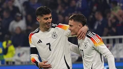Zu welchem Song jubelt künftig die deutsche Nationalmannschaft um Kai Havertz (l.) und Florian Wirtz?