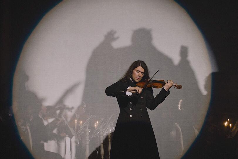Wird Paganini (David Garrett) in der Themse-Metropole der Bogen vom Teufel geführt?