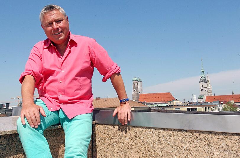 &bdquo;Man darf nicht andauernd drüber nachdenken, sonst wird man verrückt&ldquo;: Dietmar Holzapfel auf dem Dach der Deutschen Eiche.