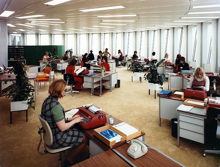 Angestellte von damals sagen: "Es war eine Ehre, in dem neuen Wahrzeichen des Konzerns - und auch der Stadt - zu arbeiten."