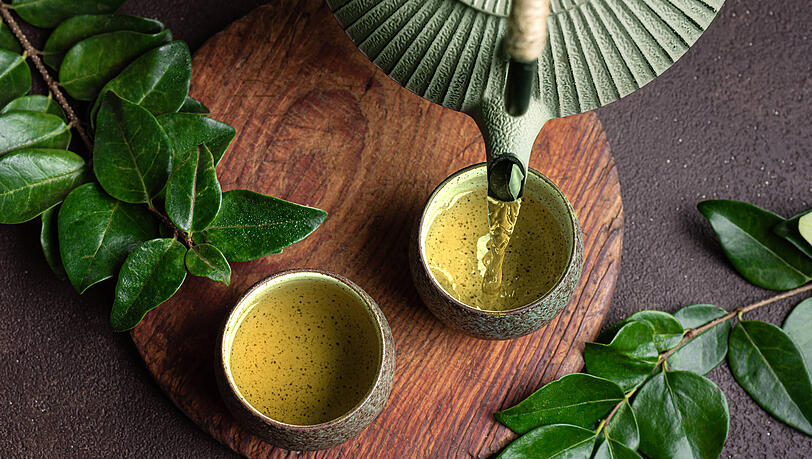 Grüner Tee in einer entspannten Zeremonie statt ein schneller Matcha – das bietet eine Neueröffnung hier in München (Symbolbild). Grüner Tee in einer entspannten Zeremonie statt ein schneller Matcha – das bietet eine Neueröffnung hier in München (Symbolbild).