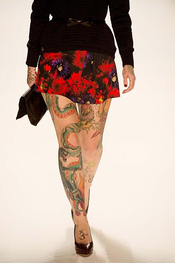 Sexy Körperkunst: Verrückte Tattoos - Spektakuläre Bilder...
