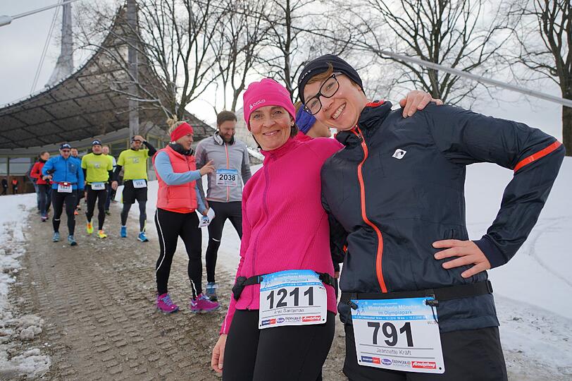 1.100 Läufer nahmen am Samstagvormittag am Winterlauf im Olympiapark in München teil. Hier gibt's die Bilder.