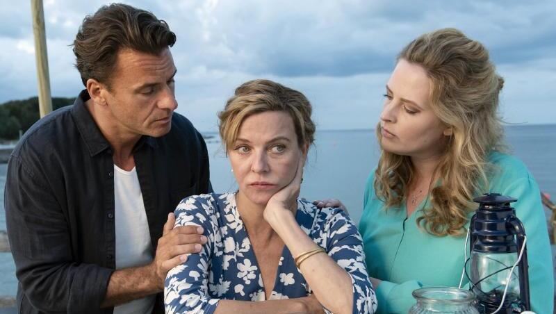 "Meine Mutter spielt verrückt" mit Diana Amft (r) Stephan Luca (l) und Margarita Broich (M) unterlag am Freitagabend dem ZDF-Krimi "Der Alte". "Meine Mutter spielt verrückt" mit Diana Amft (r) Stephan Luca (l) und Margarita Broich (M) unterlag am Freitagabend dem ZDF-Krimi "Der Alte".