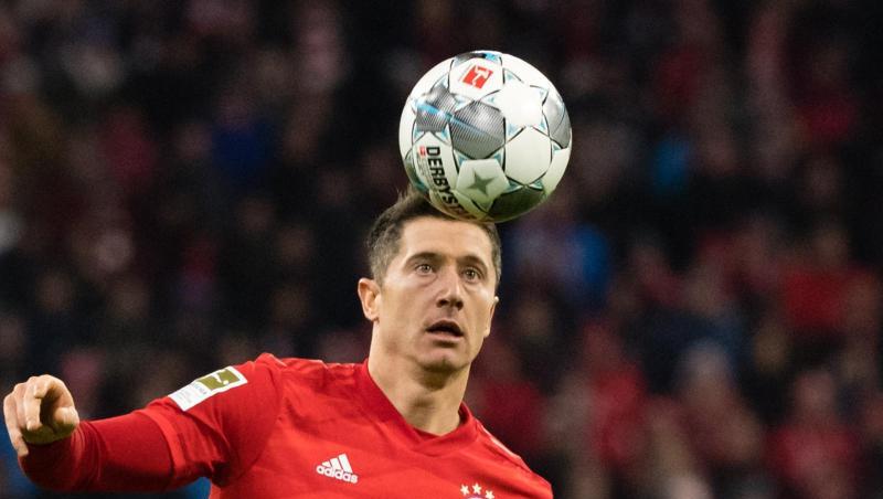 Stürmerstar Robert Lewandowski von Triple-Gewinner FC Bayern München ist Europas Fußballer des Jahres.