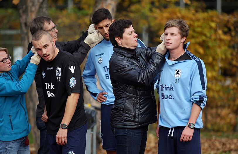 Pieksen und laufen: Die Spieler des TSV 1860 beim Laktattest am Olympiagelände. Klicken Sie sich durch die Bilder.