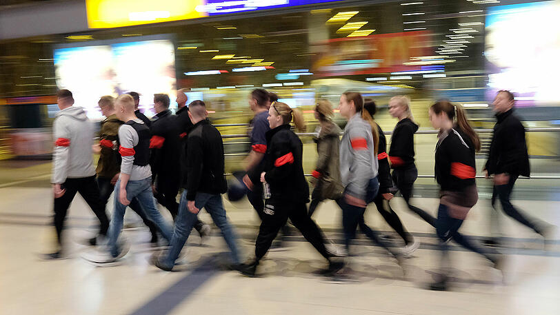 Terror-Übung im Hauptbahnhof Leipzig: Hunderte Polizisten und Helfer üben für den Ernstfall.