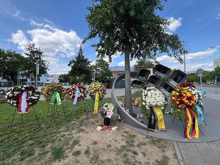 Am heutigen Mittwoch findet die Gedenkfeier f&uuml;r die Opfer des OEZ-Attentats vor zehn Jahren statt.