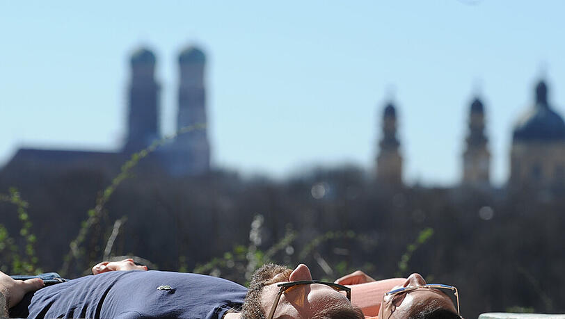 Die Münchner können am Wochenanfang mit Temperaturen über 20 Grad rechnen. Die Münchner können am Wochenanfang mit Temperaturen über 20 Grad rechnen.