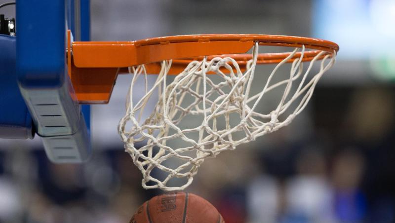 Ein Basketball geht in den Korb. Foto: Lukas Schulze/dpa/Symbolbild Ein Basketball geht in den Korb. Foto: Lukas Schulze/dpa/Symbolbild