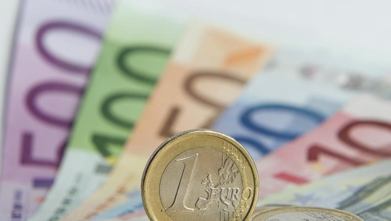 Knapp die Hälfte der Deutschen laut der Umfrage an an, über Rücklagen von mehr als drei Monatsnettoeinkommen zu verfügen. Knapp die Hälfte der Deutschen laut der Umfrage an an, über Rücklagen von mehr als drei Monatsnettoeinkommen zu verfügen.