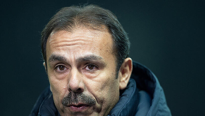 Falls der aktuelle Löwen-Trainer Torsten Fröhling seine Sachen packen muss, könnte Jos Luhukay (Bild) seinen Posten möglicherweise übernehmen. Falls der aktuelle Löwen-Trainer Torsten Fröhling seine Sachen packen muss, könnte Jos Luhukay (Bild) seinen Posten möglicherweise übernehmen.