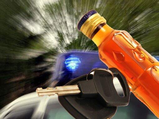 Ein Atemalkoholtest ergab bei dem Fahrer einen Wert der absoluten Fahruntüchtigkeit.