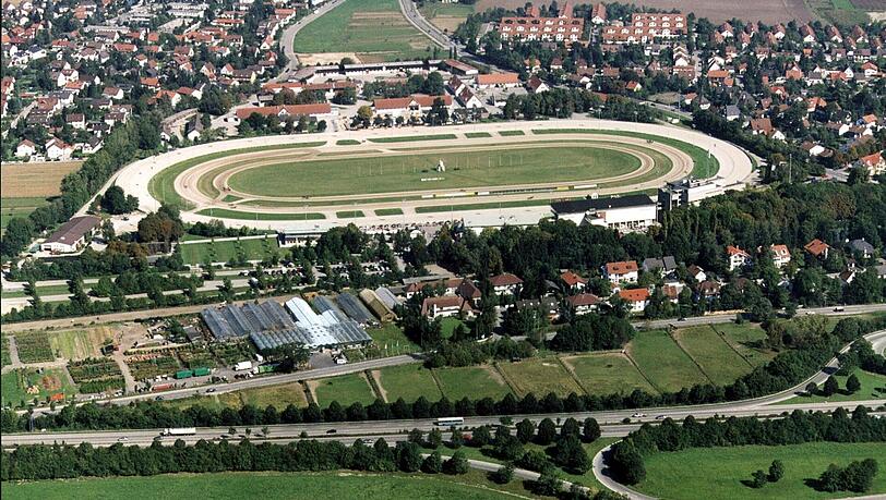 Viel Grün um die Trabrennbahn: Daglfing ist in Teilen immer noch eine fast dörfliche Idylle. Viel Grün um die Trabrennbahn: Daglfing ist in Teilen immer noch eine fast dörfliche Idylle.