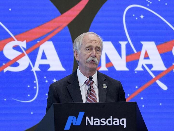 William Gerstenmaier, NASA-Direktor für bemannte Raumfahrt: Weltraumtouristen sollen ab 2020 wieder auf die Internationale Raumstation ISS fliegen können.