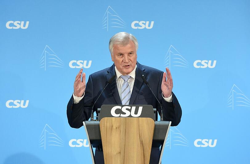 Die SPD attackiert den CSU-Chef Horst Seehofer