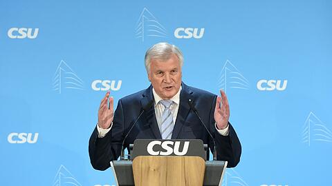 Die SPD attackiert den CSU-Chef Horst Seehofer
